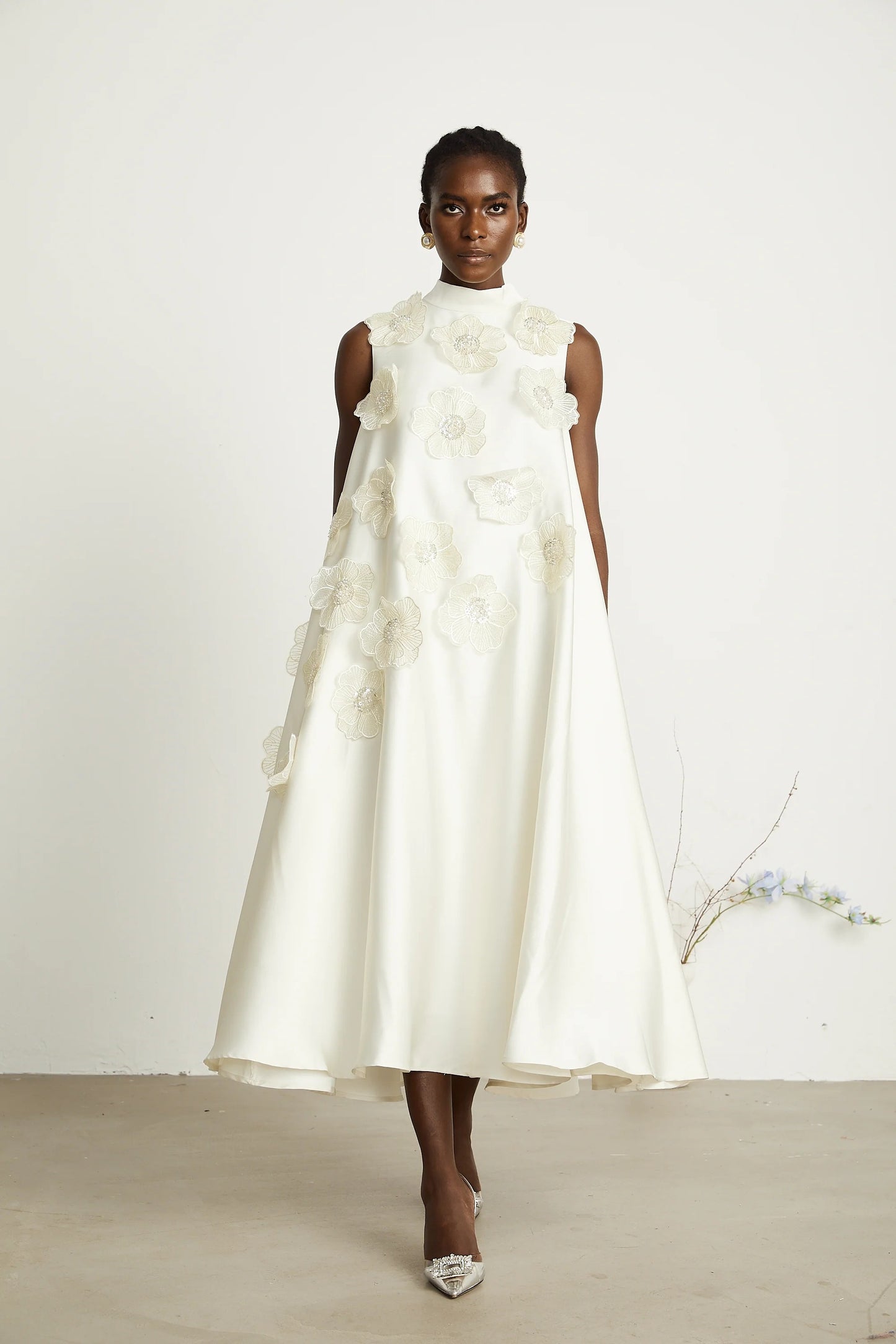 Emilie Sleeveless Floral-Applique Midi Dress in White