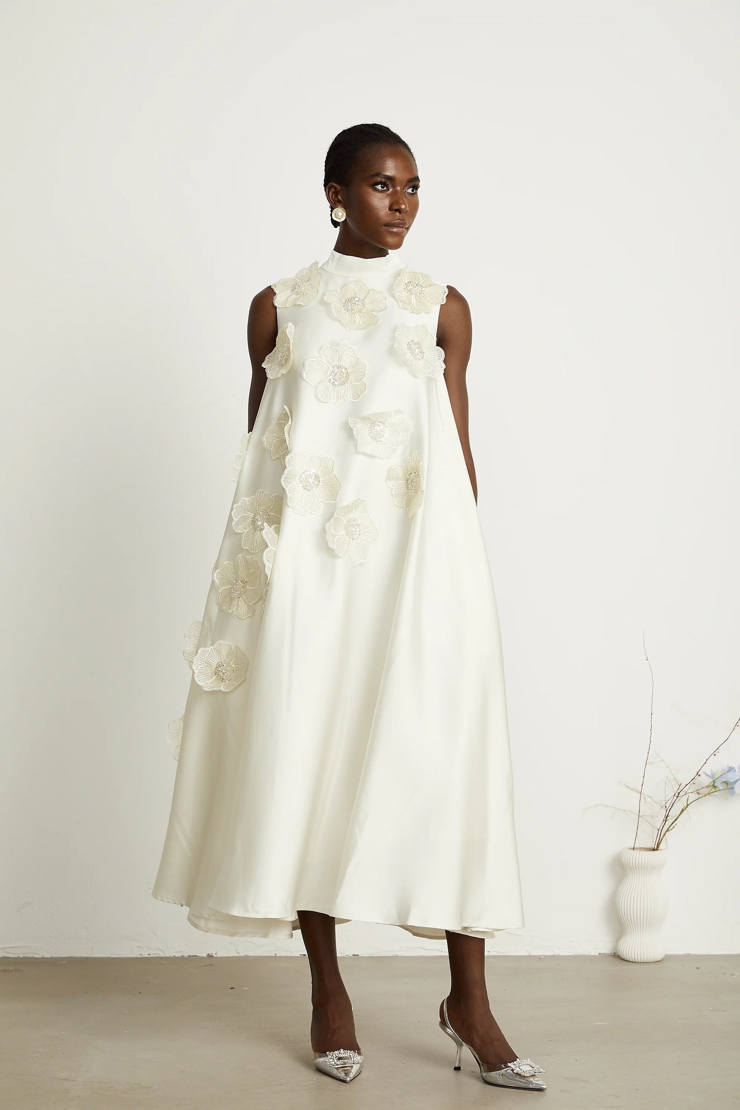 Emilie Sleeveless Floral-Applique Midi Dress in White