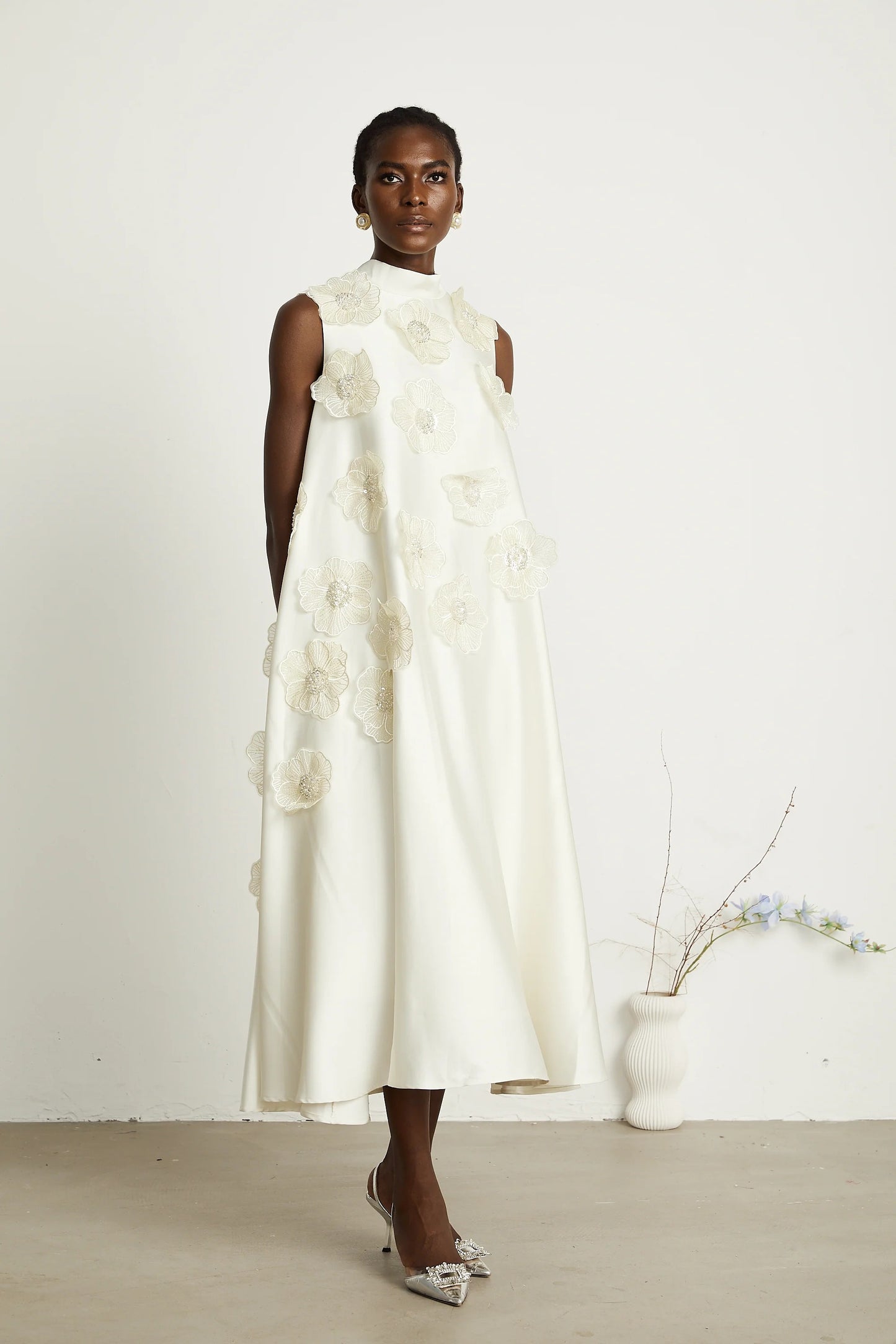 Emilie Sleeveless Floral-Applique Midi Dress in White
