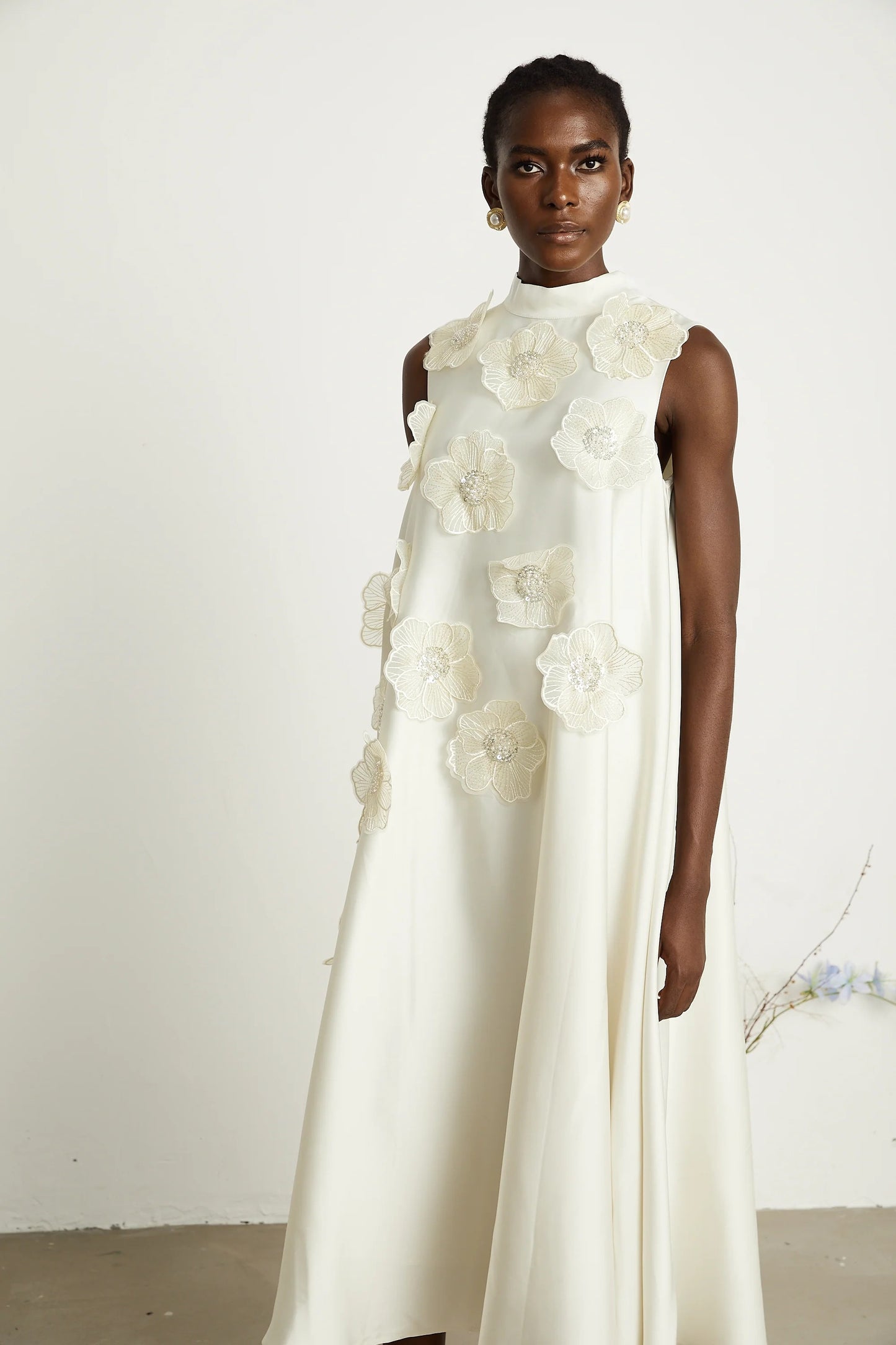 Emilie Sleeveless Floral-Applique Midi Dress in White