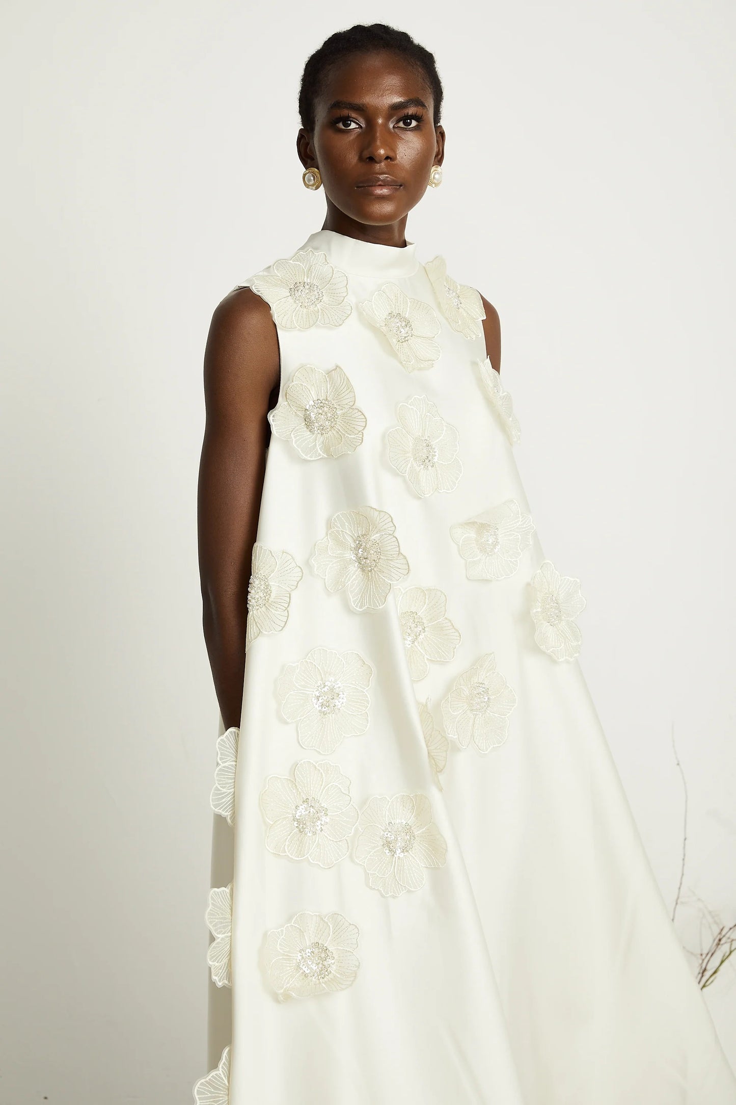 Emilie Sleeveless Floral-Applique Midi Dress in White